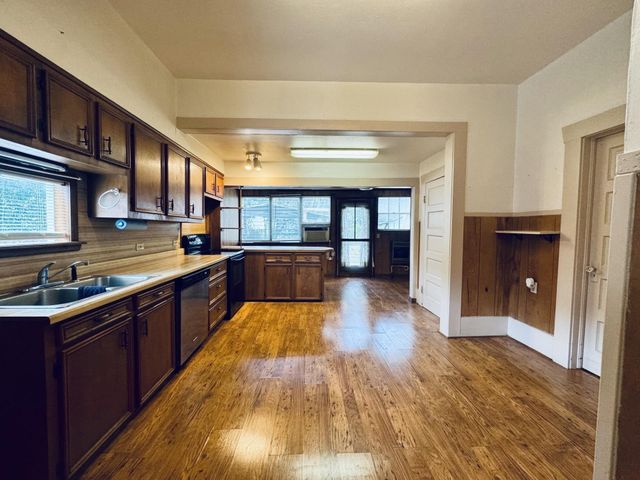 2305 Beaumont Avenue, Liberty, TX 77575