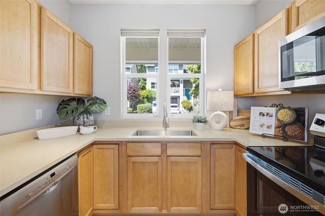 7624 39th Avenue S, Seattle, WA 98118