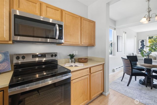 7624 39th Avenue S, Seattle, WA 98118
