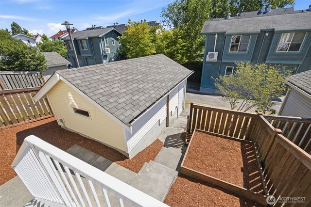 7624 39th Avenue S, Seattle, WA 98118