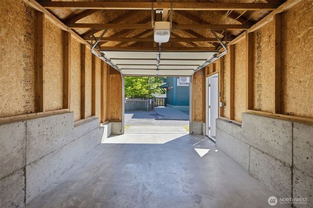 7624 39th Avenue S, Seattle, WA 98118