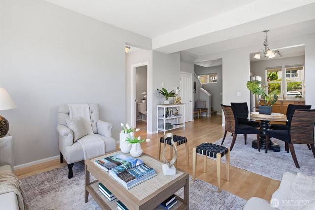 7624 39th Avenue S, Seattle, WA 98118