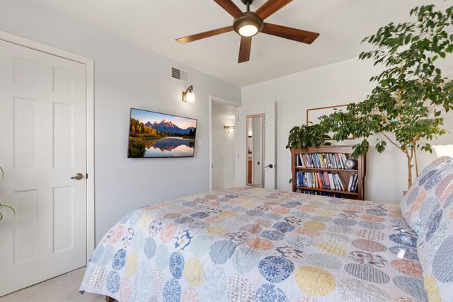 2938 Plaza Azul, Santa Fe, NM 87507