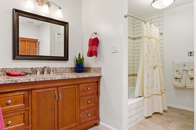 2938 Plaza Azul, Santa Fe, NM 87507