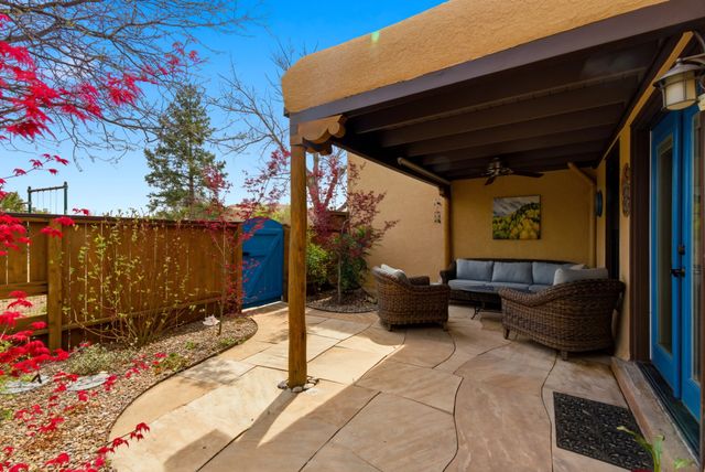 2938 Plaza Azul, Santa Fe, NM 87507
