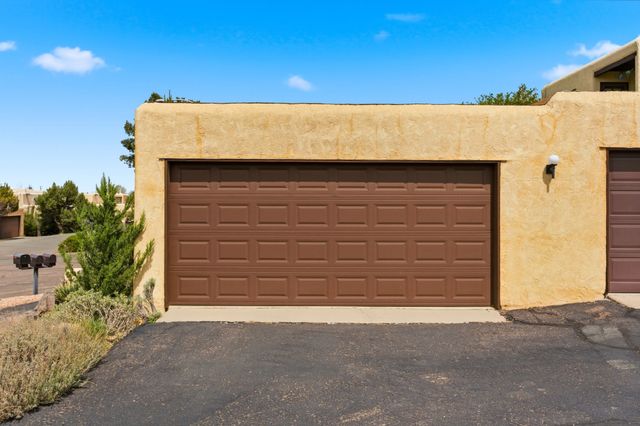 2938 Plaza Azul, Santa Fe, NM 87507