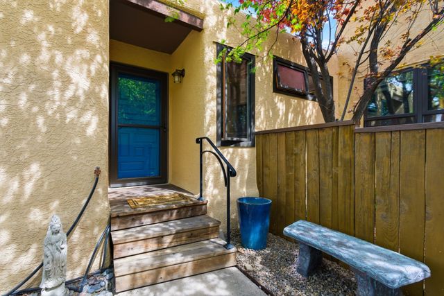 2938 Plaza Azul, Santa Fe, NM 87507