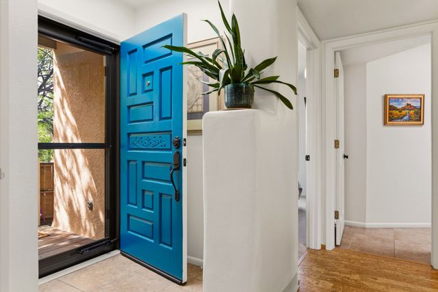 2938 Plaza Azul, Santa Fe, NM 87507