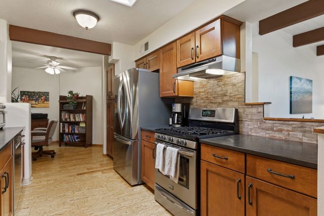 2938 Plaza Azul, Santa Fe, NM 87507