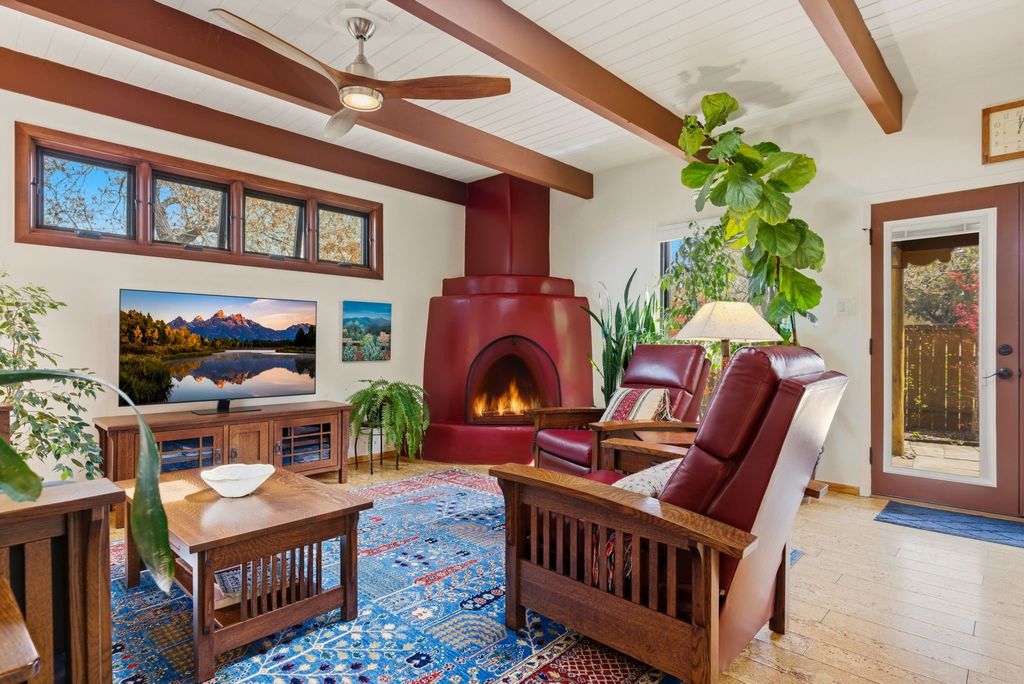 2938 Plaza Azul, Santa Fe, NM 87507