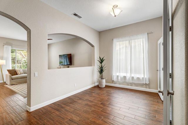 4041 Coldwater Dr, Rocklin, CA 95765