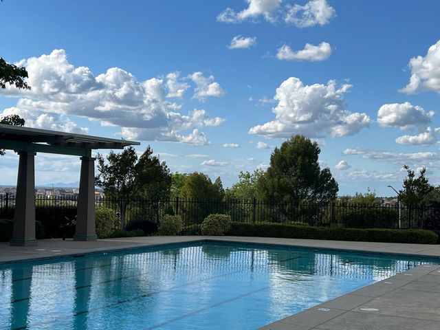 4041 Coldwater Dr, Rocklin, CA 95765