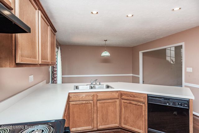 11813 Oak Bay Dr, Louisville, KY 40245