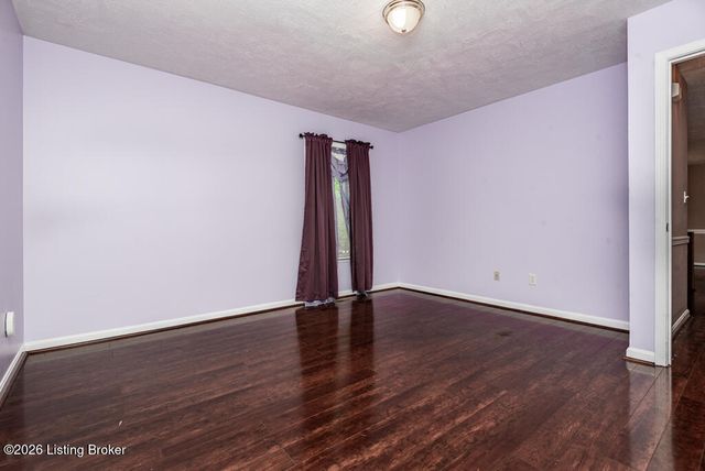 11813 Oak Bay Dr, Louisville, KY 40245