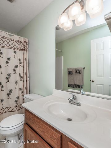 11813 Oak Bay Dr, Louisville, KY 40245