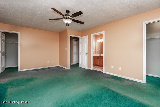 11813 Oak Bay Dr, Louisville, KY 40245