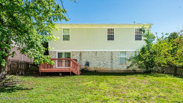 11813 Oak Bay Dr, Louisville, KY 40245