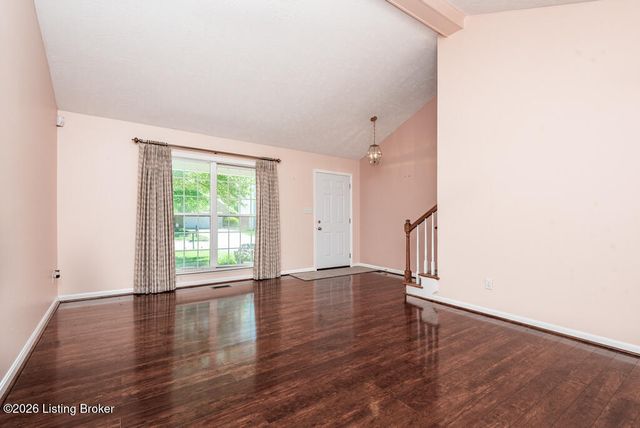 11813 Oak Bay Dr, Louisville, KY 40245