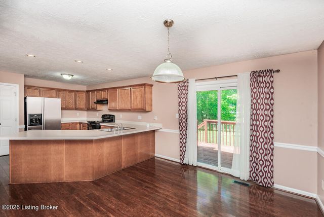 11813 Oak Bay Dr, Louisville, KY 40245