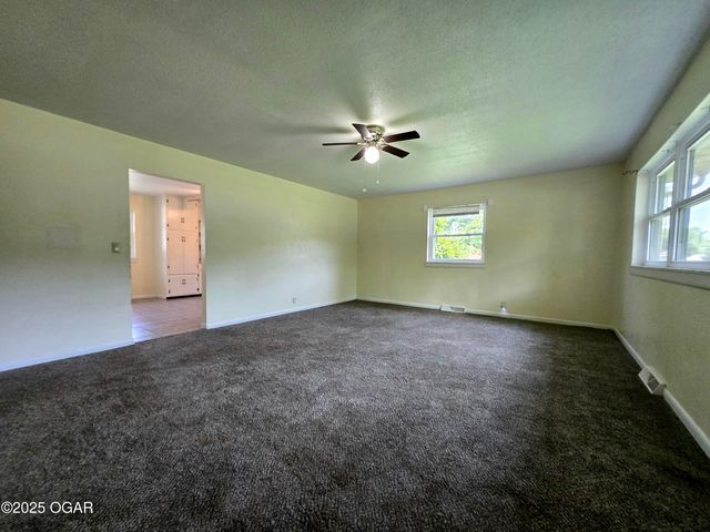202 S McKinley Avenue, Joplin, MO 64801
