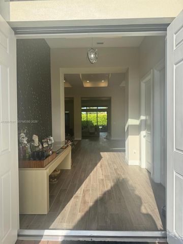 9296 Porto Way, Parkland, FL 33076