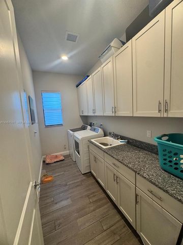 9296 Porto Way, Parkland, FL 33076