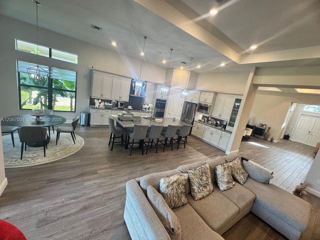 9296 Porto Way, Parkland, FL 33076