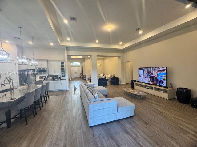 9296 Porto Way, Parkland, FL 33076
