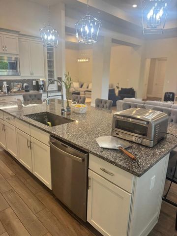 9296 Porto Way, Parkland, FL 33076