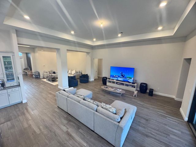 9296 Porto Way, Parkland, FL 33076
