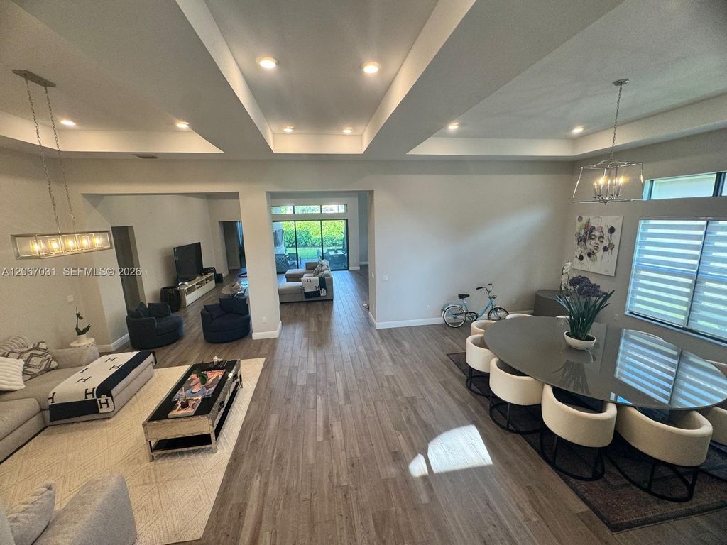 9296 Porto Way, Parkland, FL 33076