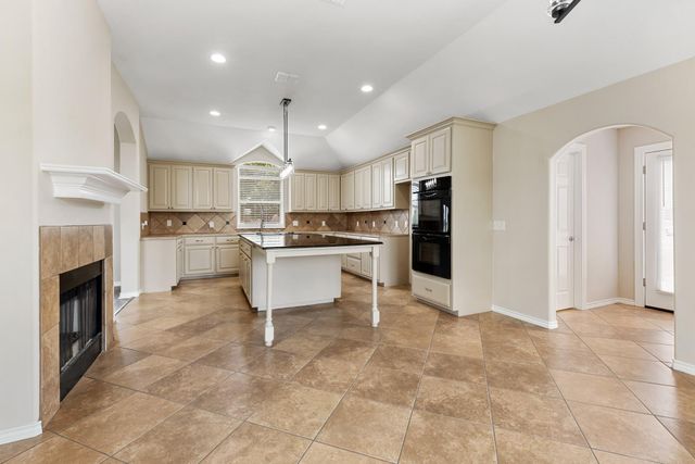 6100 Whitetail Lane, Bryan, TX 77808
