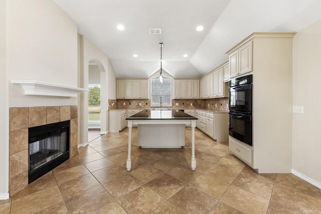 6100 Whitetail Lane, Bryan, TX 77808