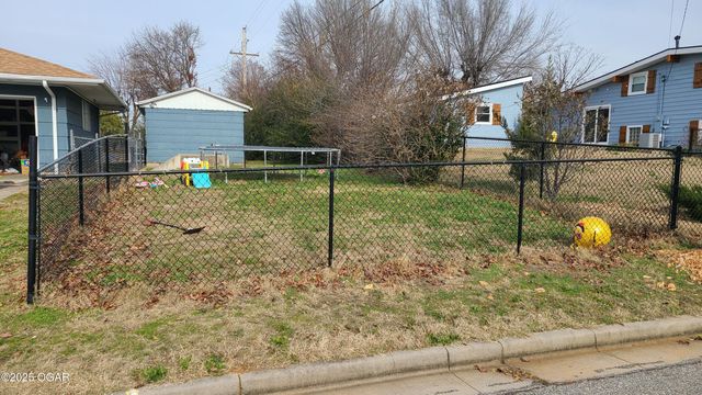 2929 Iowa Avenue, Joplin, MO 64804