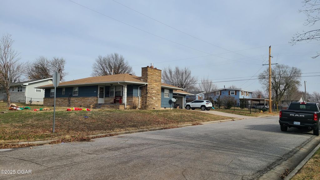 2929 Iowa Avenue, Joplin, MO 64804