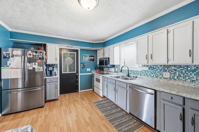 75 Reese Street, Irvine, KY 40336