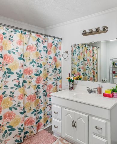 75 Reese Street, Irvine, KY 40336