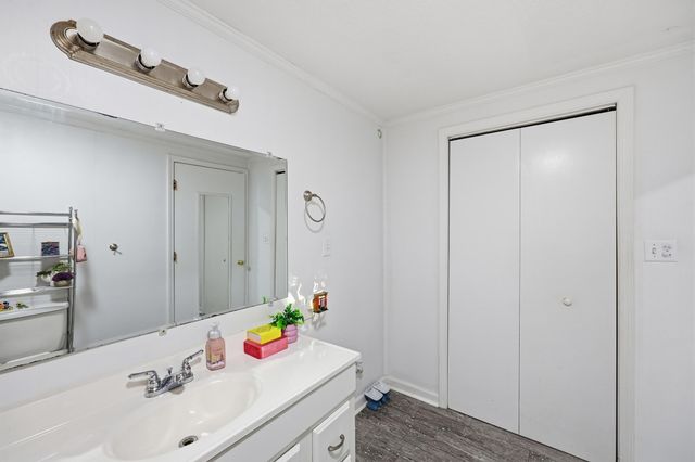 75 Reese Street, Irvine, KY 40336