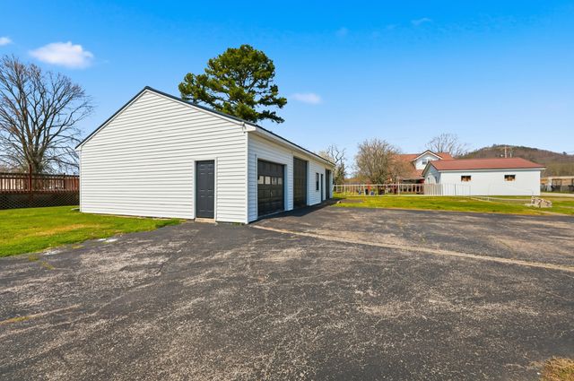 75 Reese Street, Irvine, KY 40336