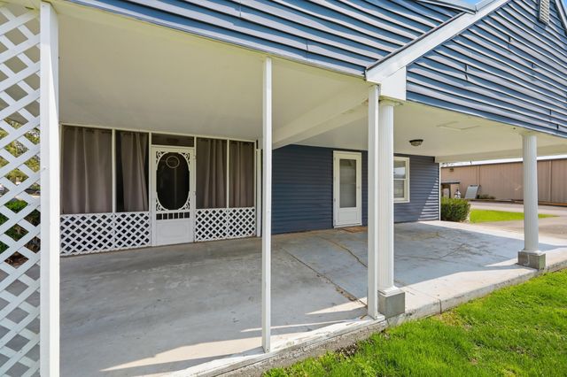 75 Reese Street, Irvine, KY 40336