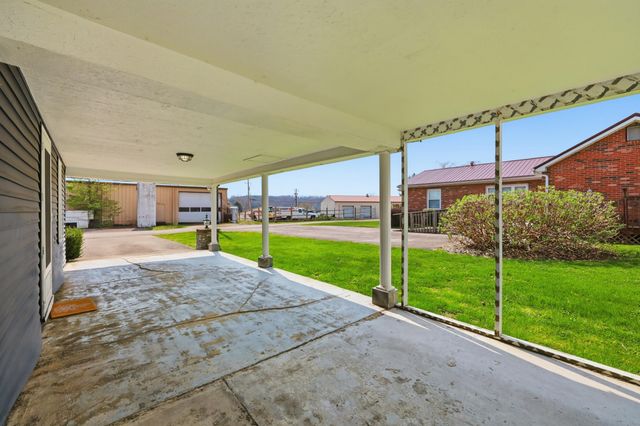 75 Reese Street, Irvine, KY 40336