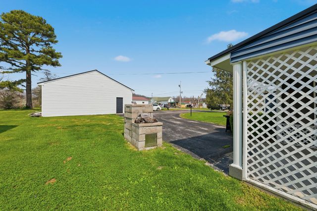 75 Reese Street, Irvine, KY 40336