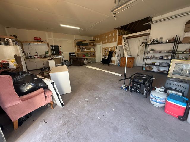 75 Reese Street, Irvine, KY 40336