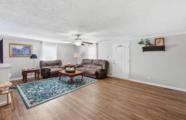 75 Reese Street, Irvine, KY 40336