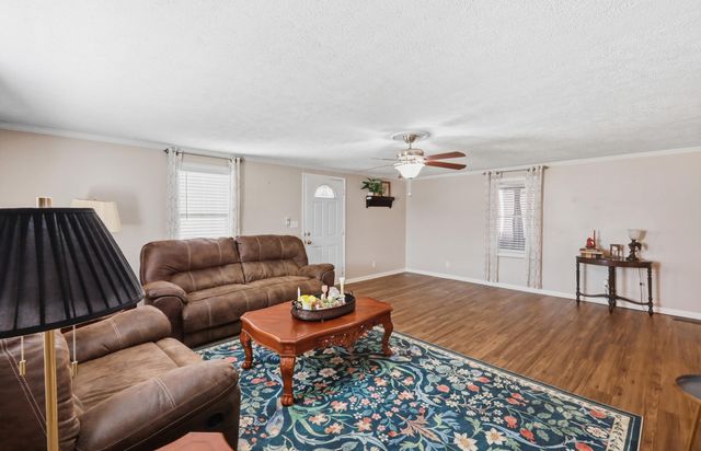 75 Reese Street, Irvine, KY 40336