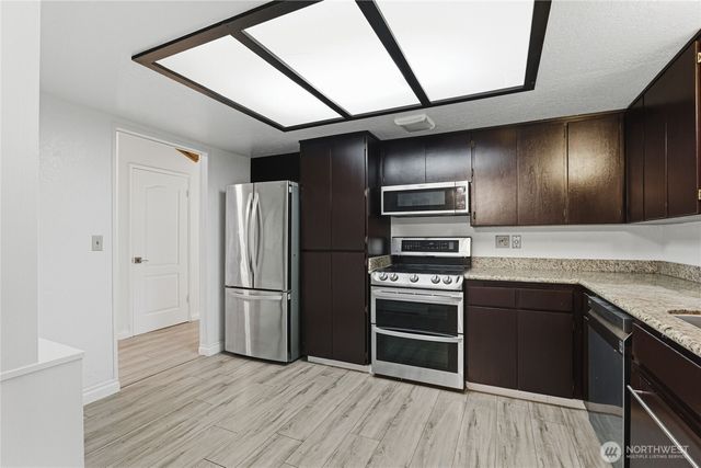 31838 25th Avenue SW, Federal Way, WA 98023