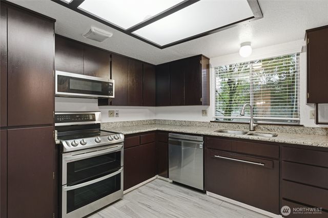 31838 25th Avenue SW, Federal Way, WA 98023