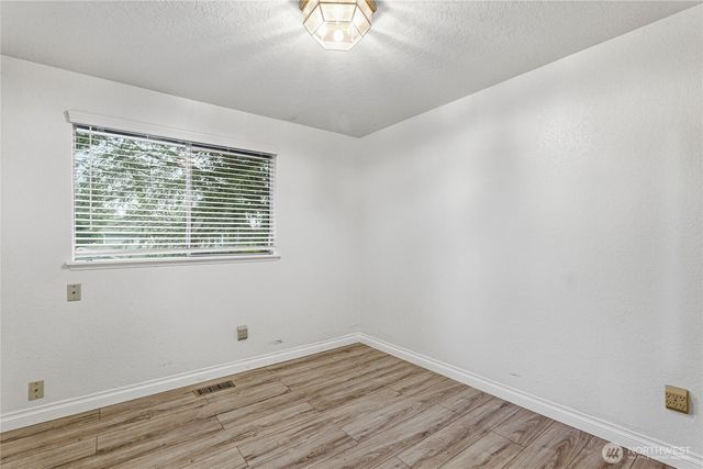 31838 25th Avenue SW, Federal Way, WA 98023