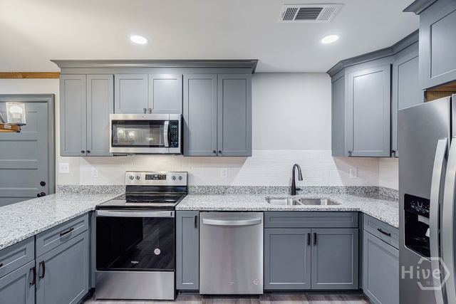 34 Depot St 25, Hartwell, GA 30643