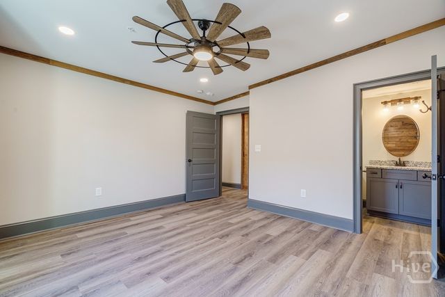 34 Depot St 25, Hartwell, GA 30643